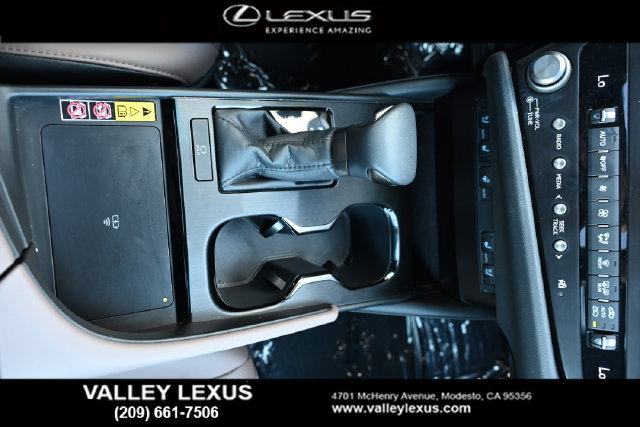 Used 2025 Lexus ES 350 w/ Premium Package FWD image 9