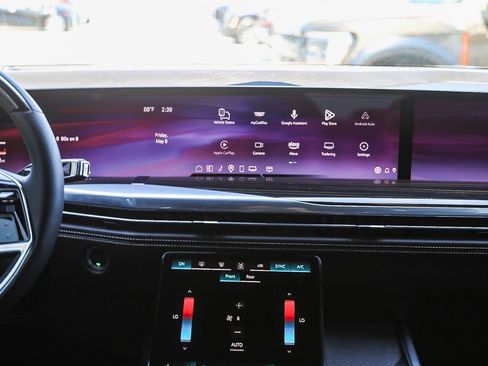 Used 2025 Cadillac Escalade ESV Premium Luxury w/ LPO, Floor Liner Package AWD/4WD image 12