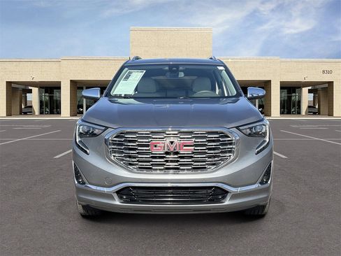 Used 2020 GMC Terrain Denali w/ Denali Premium Package image 2