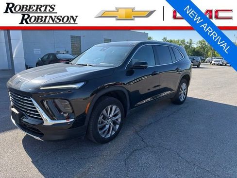 Used 2025 Buick Enclave Preferred AWD/4WD image 1