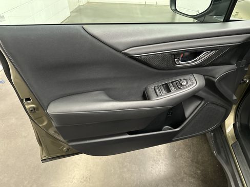 Used 2024 Subaru Outback Premium AWD/4WD image 17