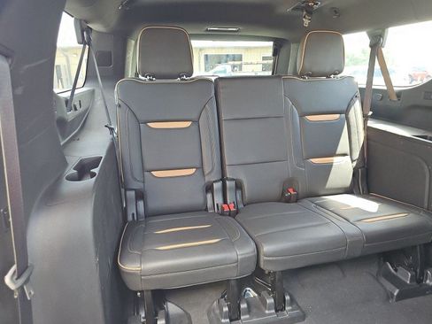 Used 2023 GMC Yukon XL AT4 w/ AT4 Premium Package AWD/4WD image 13