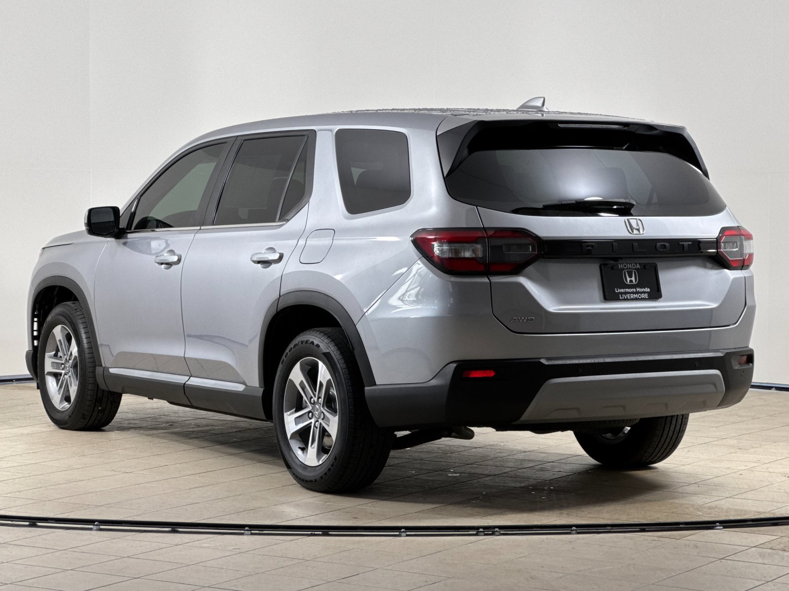 Certified 2025 Honda Pilot EX-L image 4