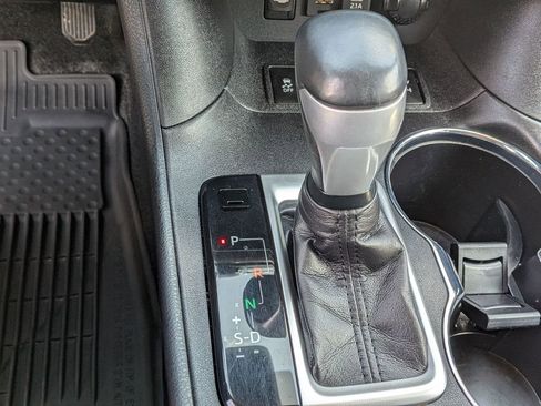 Used 2019 Toyota Highlander XLE AWD/4WD image 24