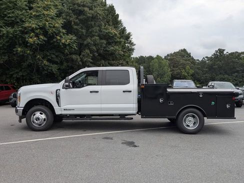 New 2025 Ford F350 XL w/ XL Chrome Package image 6