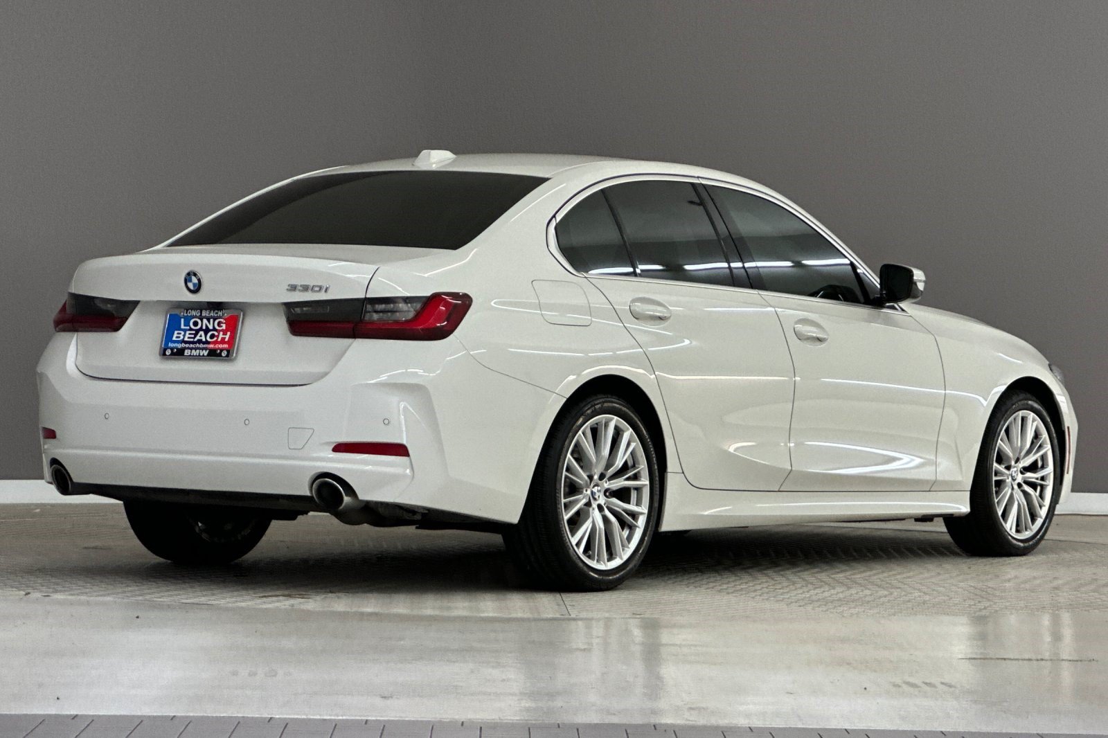 Certified 2024 BMW 330i Sedan w/ Convenience Package RWD image 8
