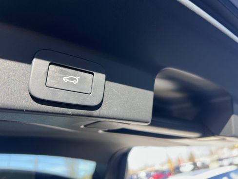 Certified 2025 Jaguar F-PACE R-Dynamic S image 38