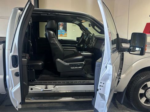 Used 2015 Ford F350 Lariat w/ Lariat Interior Package image 17