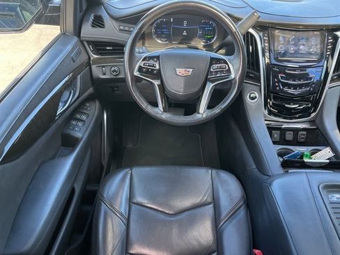 Used 2020 Cadillac Escalade Platinum image 33