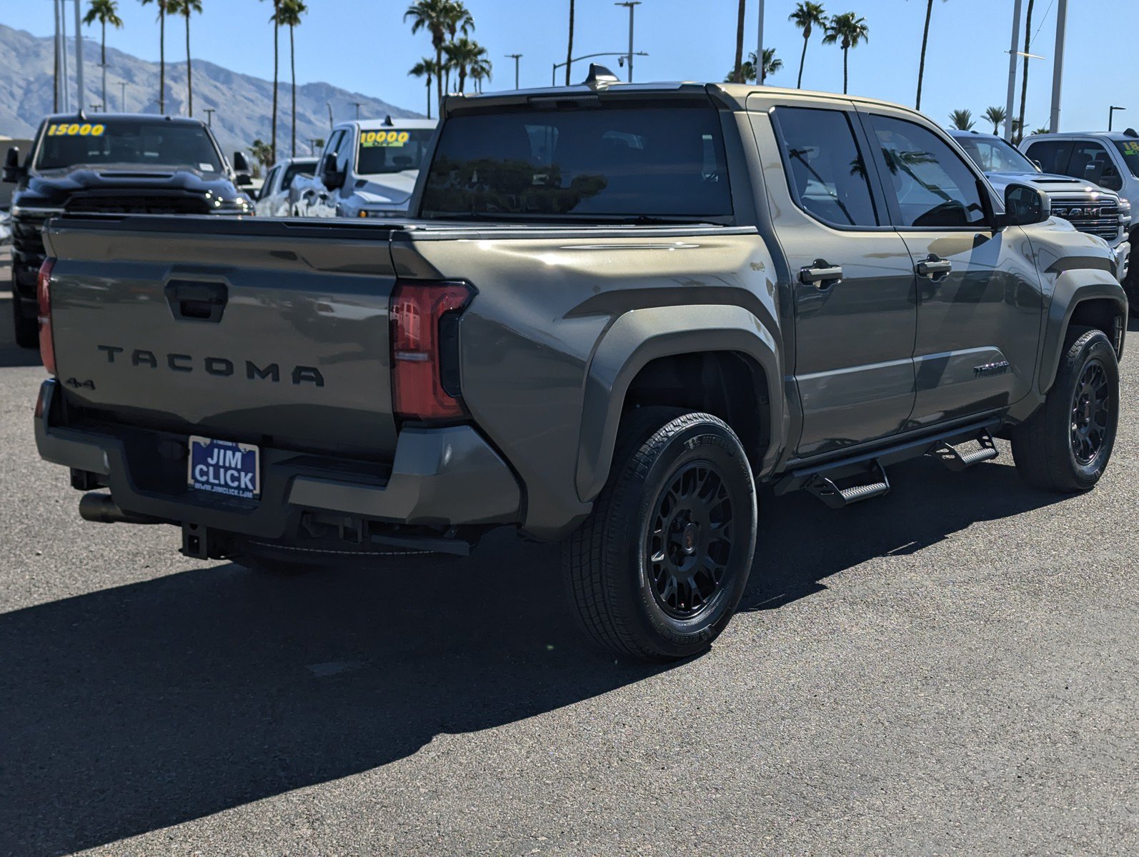 Used 2025 Toyota Tacoma TRD Sport AWD/4WD image 2