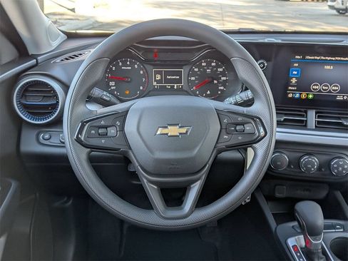 New 2026 Chevrolet Trax LS w/ LS Convenience Package FWD image 11