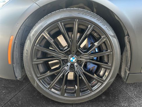 Used 2022 BMW 740i w/ M Sport Package RWD image 9