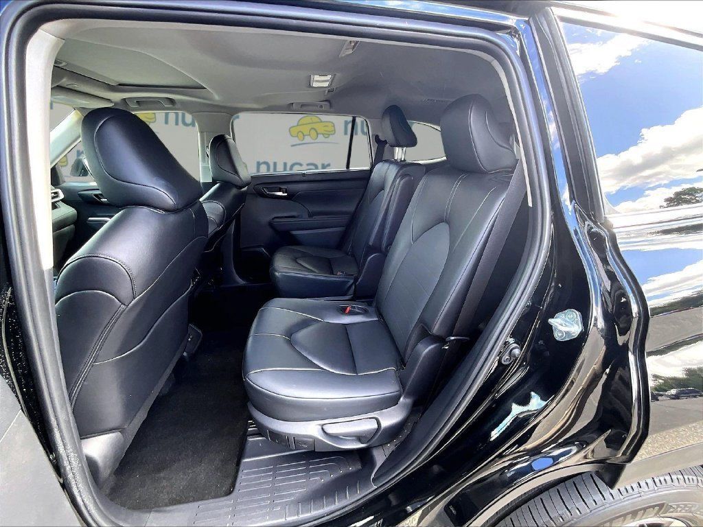 Used 2026 Toyota Highlander XLE AWD/4WD image 15