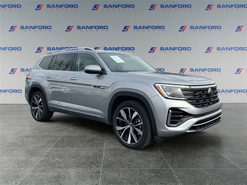 Used 2024 Volkswagen Atlas SEL Premium R-Line image 7