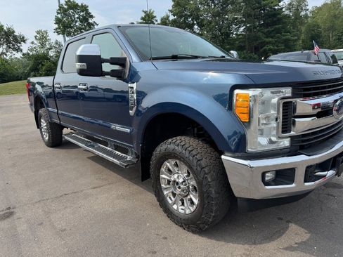Used 2017 Ford F250 XLT w/ XLT Premium Package AWD/4WD image 12