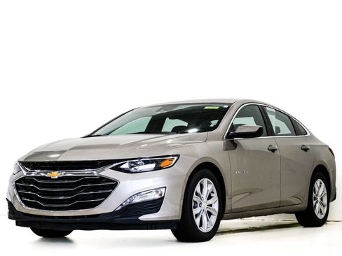 Used 2025 Chevrolet Malibu LT FWD image 3