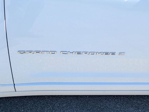 New 2025 Jeep Grand Cherokee L Overland w/ Advanced Protech Group III image 33