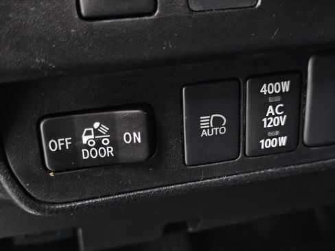Used 2023 Toyota Tacoma TRD Sport AWD/4WD image 30