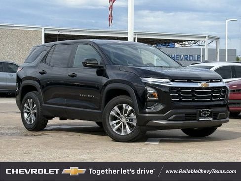 Used 2026 Chevrolet Equinox LT FWD image 2