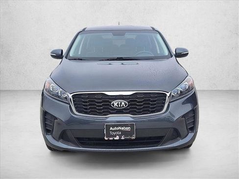 Used 2020 Kia Sorento LX image 2