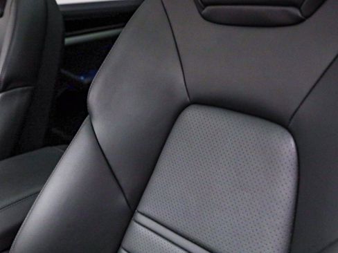 Used 2025 Porsche Cayenne E-Hybrid image 27