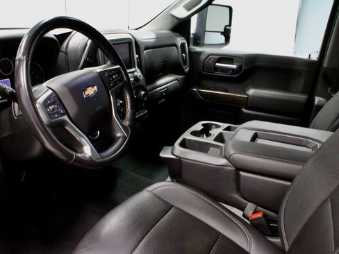 Used 2021 Chevrolet Silverado 1500 LT image 24