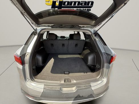Used 2025 Chevrolet Blazer LT FWD image 14