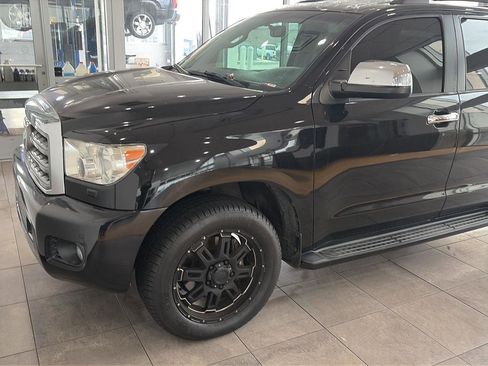 Used 2014 Toyota Sequoia Platinum image 1