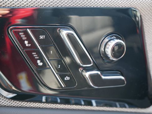 Used 2025 Cadillac Optiq Sport 1 w/ LPO, Floor Liner Package image 18