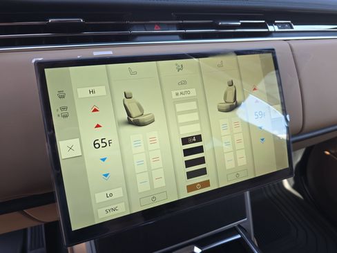 New 2026 Land Rover Range Rover Long Wheelbase SE image 24