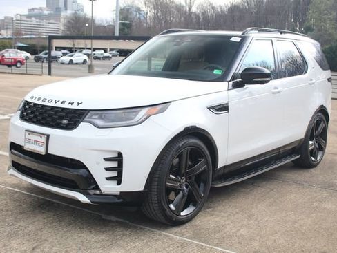 Used 2025 Land Rover Discovery Dynamic SE image 1