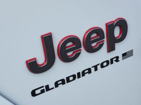 Used 2025 Jeep Gladiator Rubicon w/ Convenience Group AWD/4WD image 6