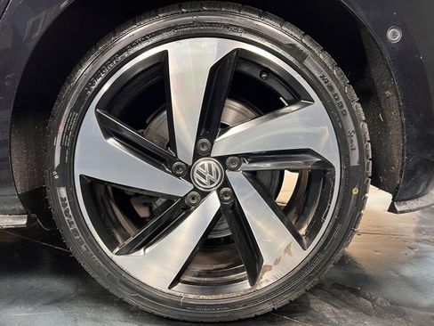 Used 2019 Volkswagen GTI Autobahn image 8