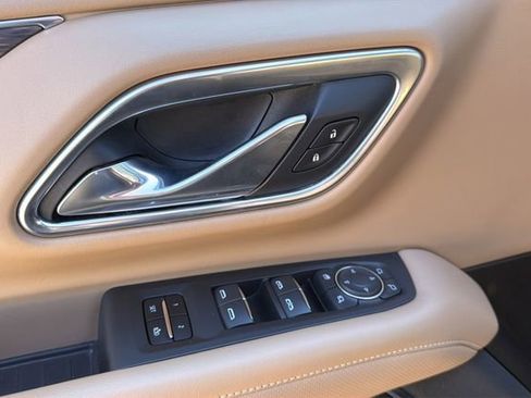 Used 2021 Chevrolet Tahoe Premier w/ Premium Package image 36