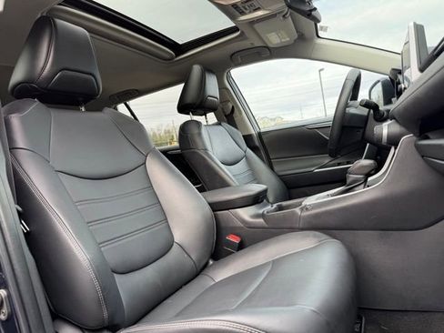 Used 2023 Toyota RAV4 XLE Premium image 44
