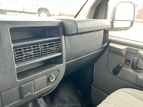 Used 2015 GMC Savana 3500 3500 Van 139 image 23