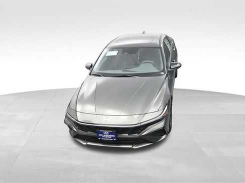 New 2026 Hyundai Elantra SEL Sport Premium FWD image 23