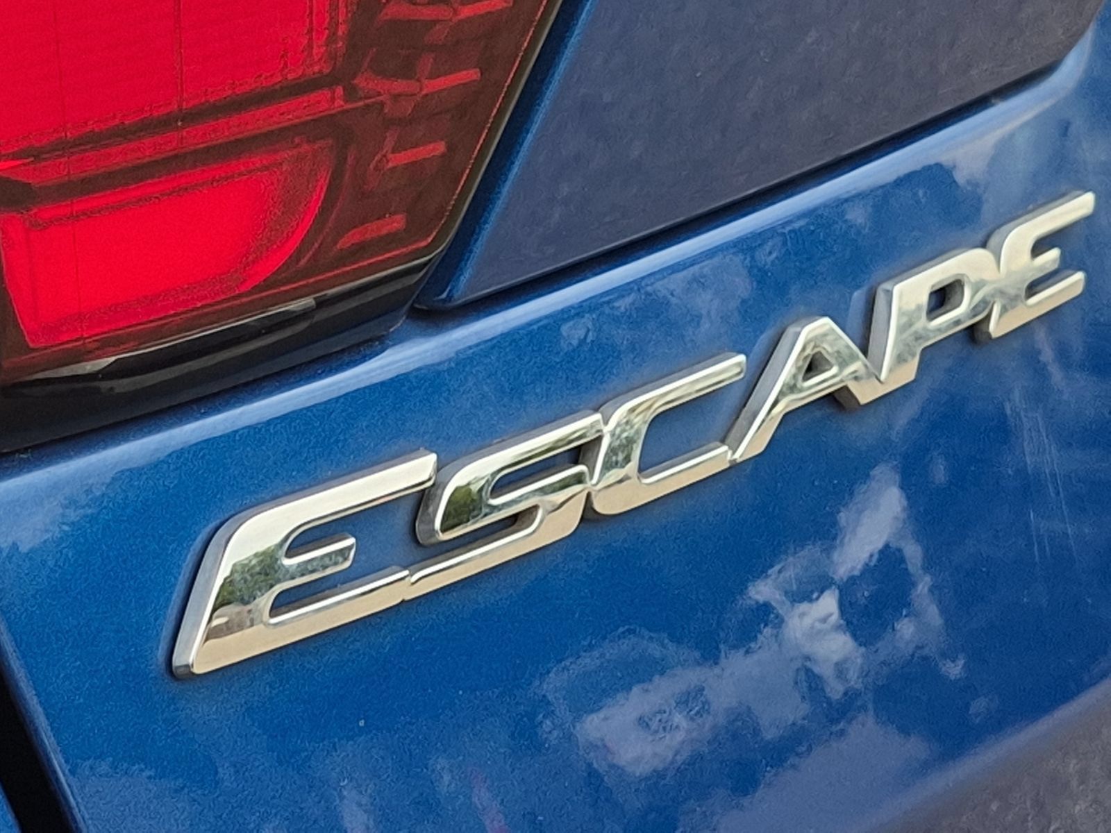 Used 2019 Ford Escape Titanium AWD/4WD image 14