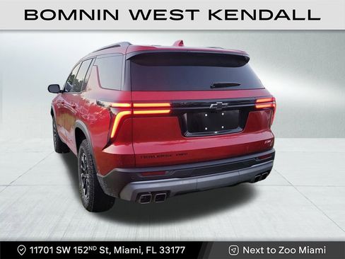 Used 2025 Chevrolet Traverse Z71 w/ Enhanced Driving Package image 3