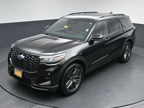 Certified 2025 Ford Explorer ST-Line w/ Premium Package AWD/4WD image 49