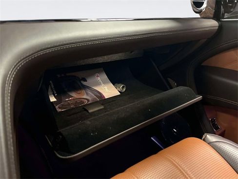 Used 2023 Bentley Bentayga Extended Wheelbase image 36