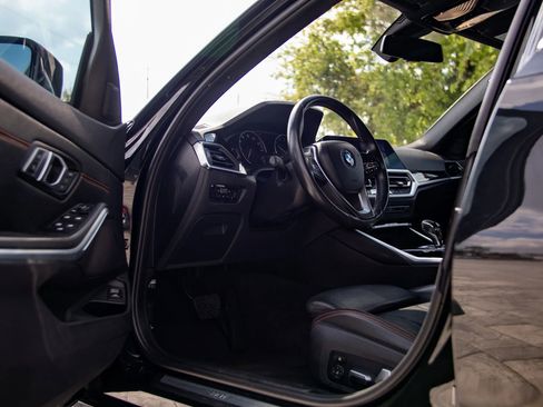 Used 2019 BMW 330i Sedan w/ Convenience Package RWD image 16