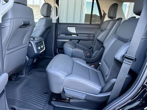 New 2025 Ford Expedition Active image 11