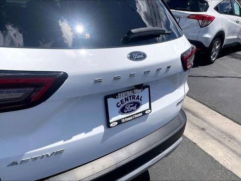 Certified 2024 Ford Escape Active AWD/4WD image 8