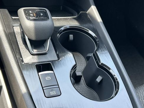 New 2026 Nissan Rogue SV FWD image 31