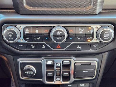 Used 2020 Jeep Gladiator Sport w/ Quick Order Package 24S AWD/4WD image 18