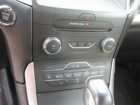 Used 2018 Ford Edge SEL w/ Equipment Group 201A image 26