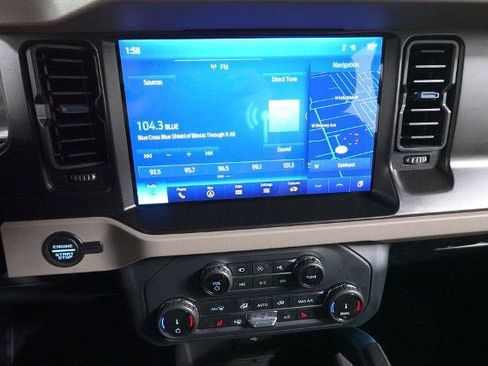 Certified 2022 Ford Bronco Wildtrak AWD/4WD image 17