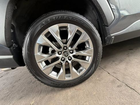 Used 2019 Toyota RAV4 Limited w/ Advanced Technology Package AWD/4WD image 27