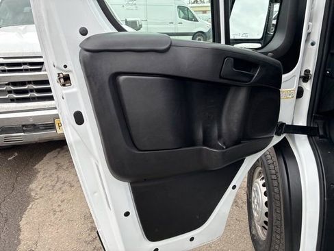 Used 2025 RAM ProMaster 2500 w/ Convenience Group image 10